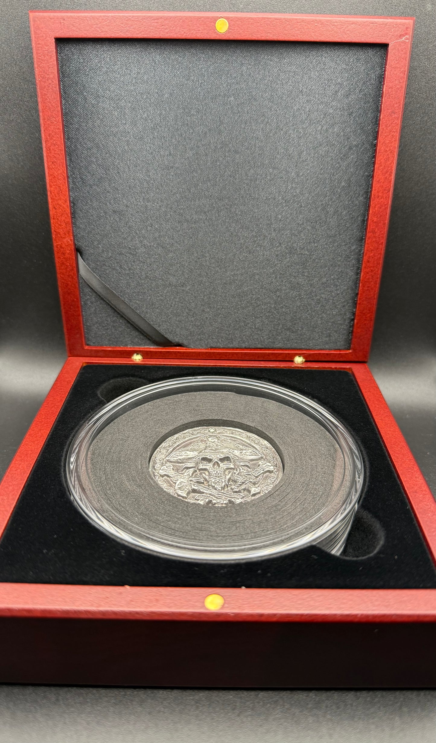 'The Jolly Roger Pirate' Hand Crafted 3.5 Troy Ounce .999 Fine Silver Round Pirate Captain Design Antique Finish Includes Wood Treasure Box, Capsule & COA Limited Edition (1 of 30)