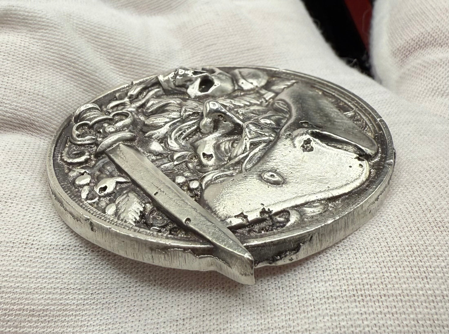 'The Pirate Captain's Curse/ Hand Crafted 3.1 Troy Ounce .999 Fine Silver Round Pirate Skull Sword Design Antique Finish Includes Wood Treasure Box, Capsule & COA Mint Condition Limited Edition (1 of 15)