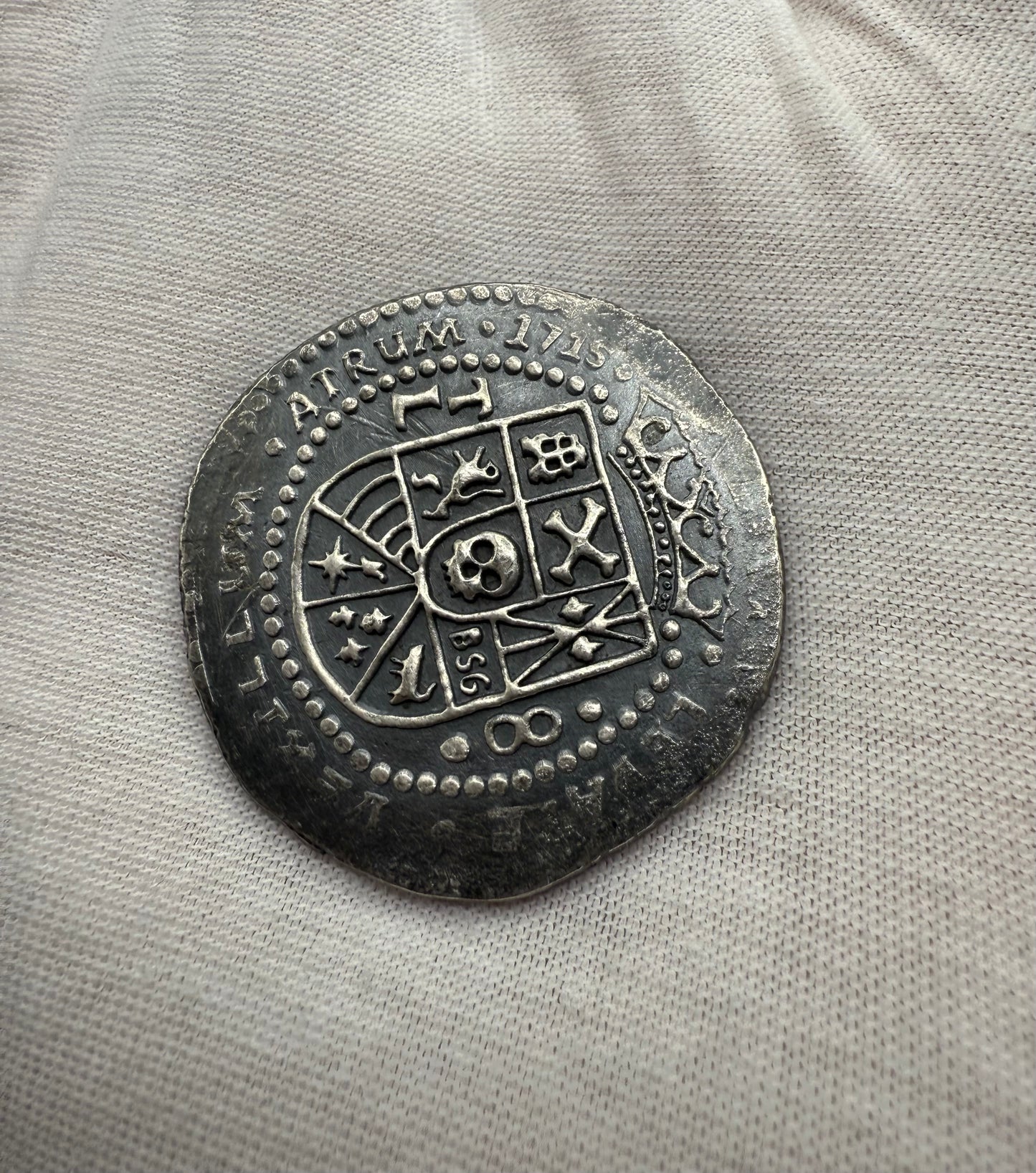 '1715 Spanish Silver' Pirate Treasure Hand Crafted by Peculiar Coins 27 Gram .999 Fine Silver Round Antique Finish Includes Wood Treasure Chest, Capsule & COA Mint Condition