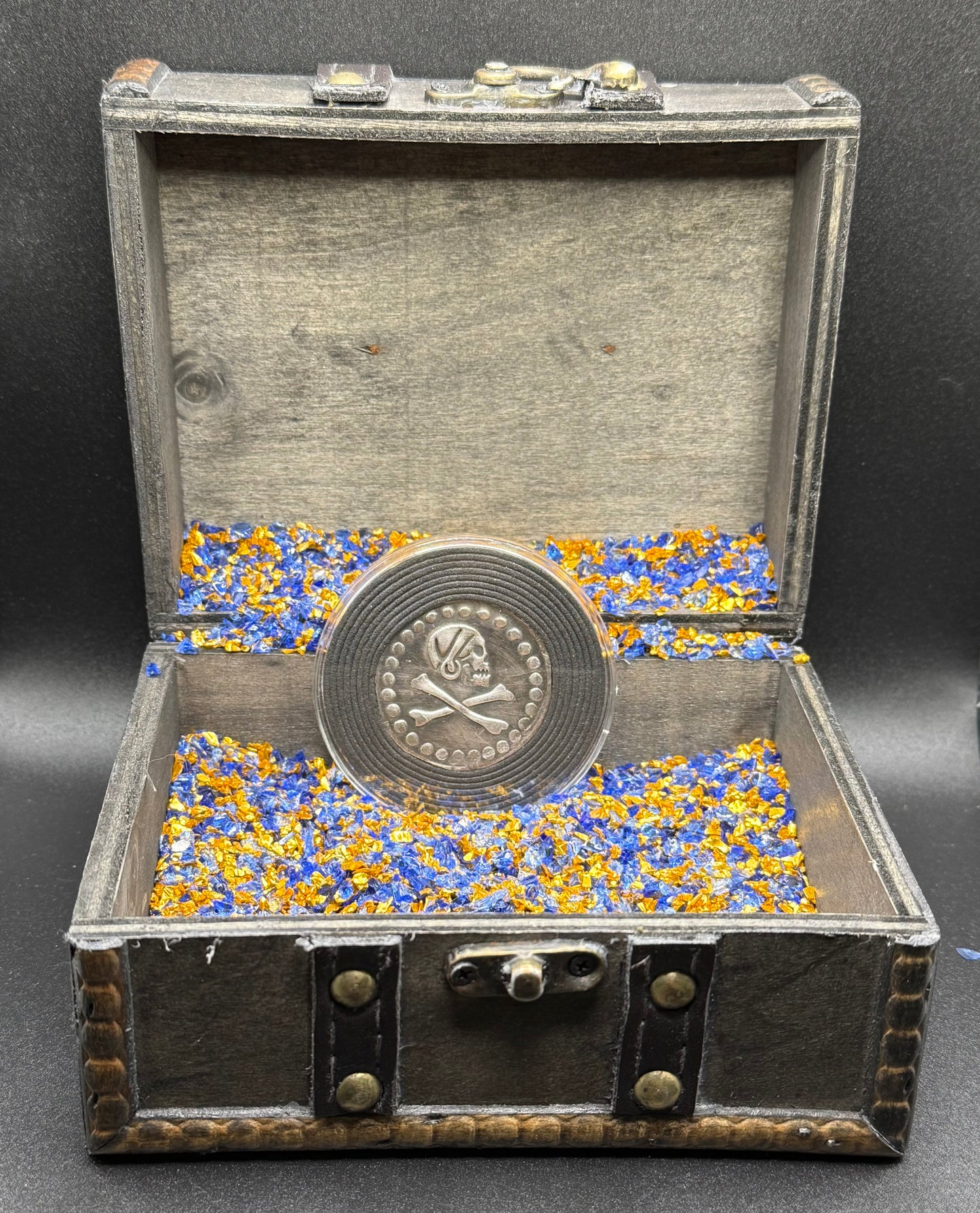 'Avery Pirate Coin' Pirate Treasure Hand Crafted by Peculiar Coins 27 Gram .999 Fine Silver Round Crusader's Cross Design Antique Finish Includes Wood Treasure Chest, Capsule & COA Mint Condition