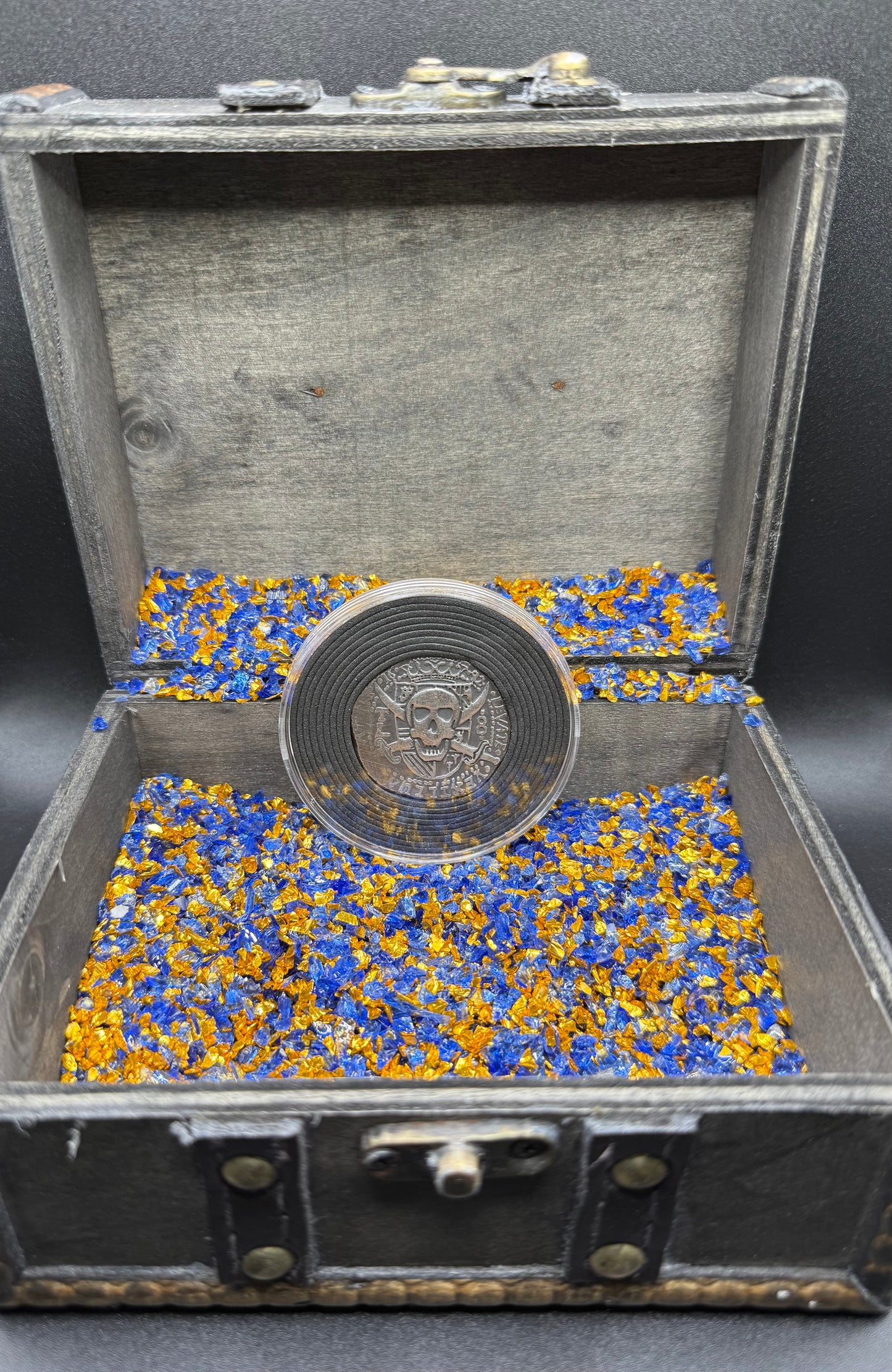 '1692 Piece of Eight' Pirate Treasure Hand Crafted by Peculiar Coins 27 Gram .999 Fine Silver Round Antique Finish Includes Wood Treasure Chest, Capsule & COA Mint Condition