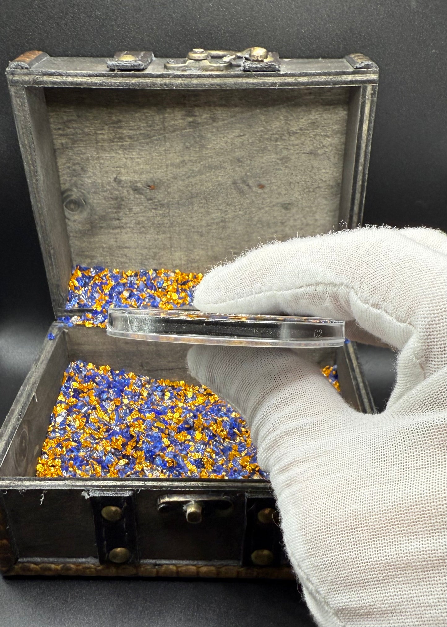 '1692 Piece of Eight' Pirate Treasure Hand Crafted by Peculiar Coins 27 Gram .999 Fine Silver Round Antique Finish Includes Wood Treasure Chest, Capsule & COA Mint Condition