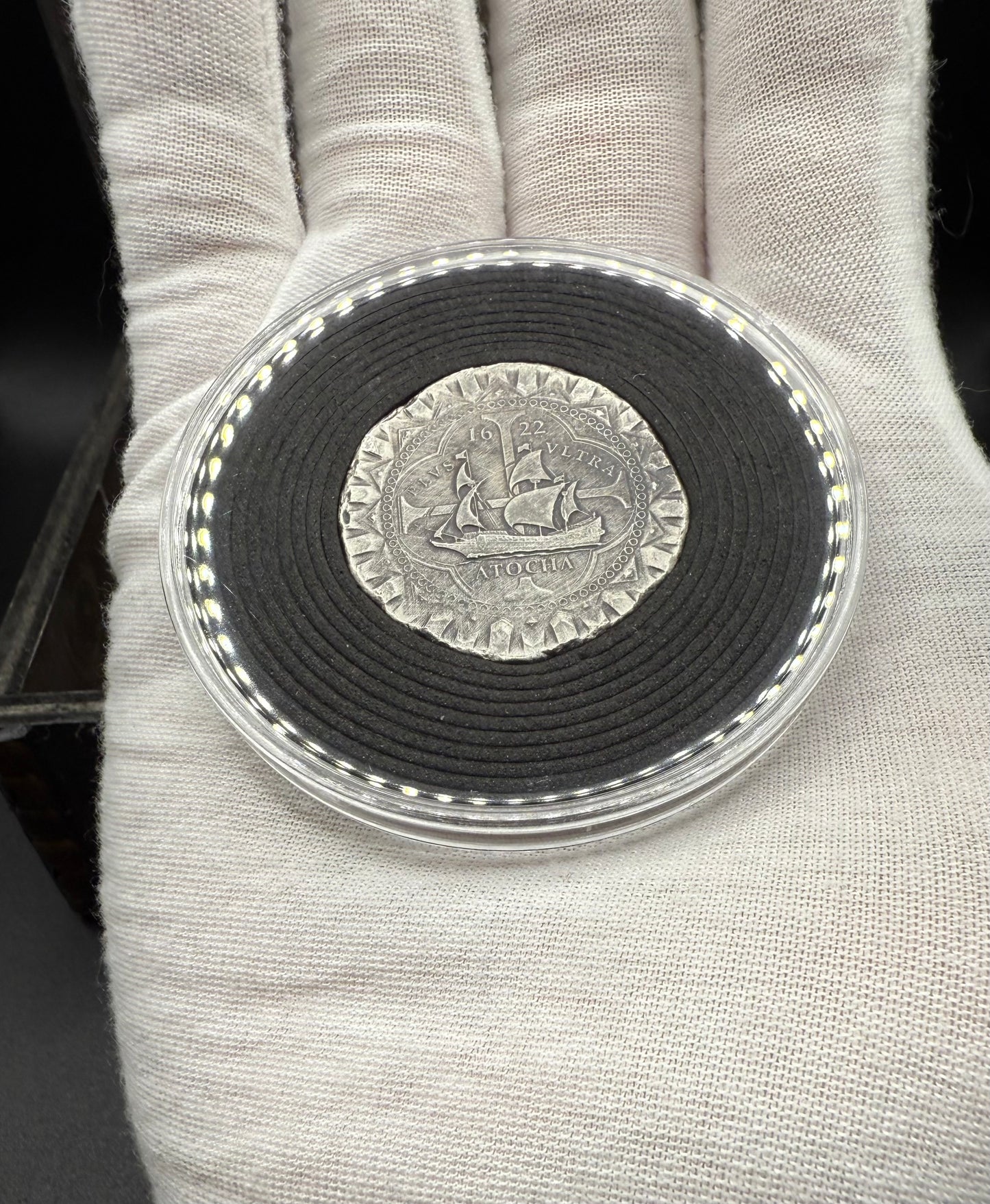 '1622 Atocha Shipwreck 400th Anniversary 8 Reales Silver Cob' Hand Crafted by Daniel Carr 24 Grams .999 Fine Silver Round Antique Finish Includes Wood Treasure Chest, Capsule & COA