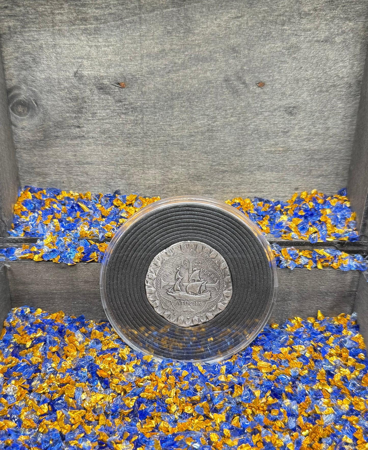 '1622 Atocha Shipwreck 400th Anniversary 8 Reales Silver Cob' Hand Crafted by Daniel Carr 24 Grams .999 Fine Silver Round Antique Finish Includes Wood Treasure Chest, Capsule & COA