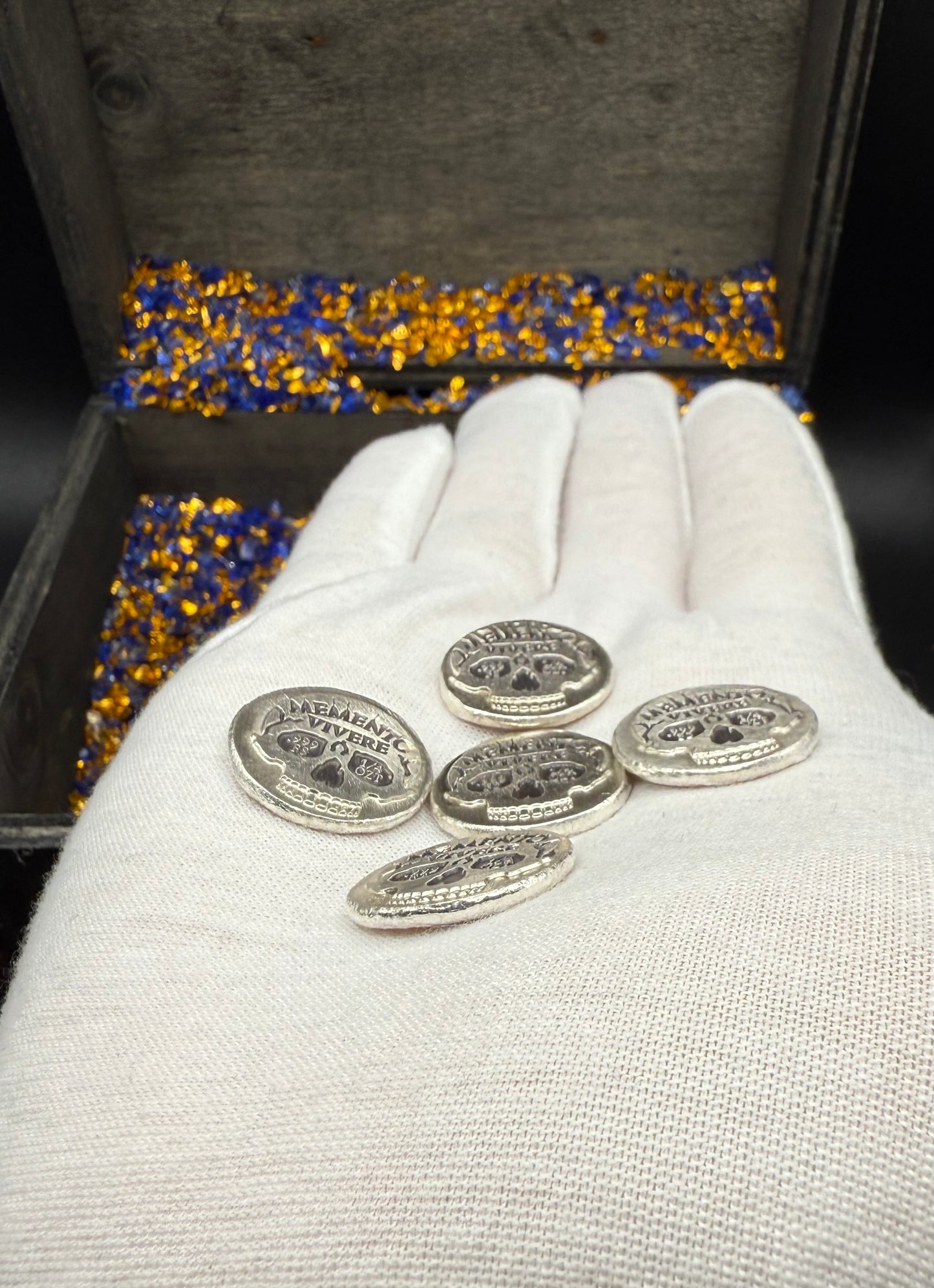 'Memento Vivere' Pirate Treasure by Mutiny Metals 1.25 Troy Ounce .999 Fine Silver Round 5 Piece Set Antique Finish Includes Wood Treasure Chest, Capsule & COA