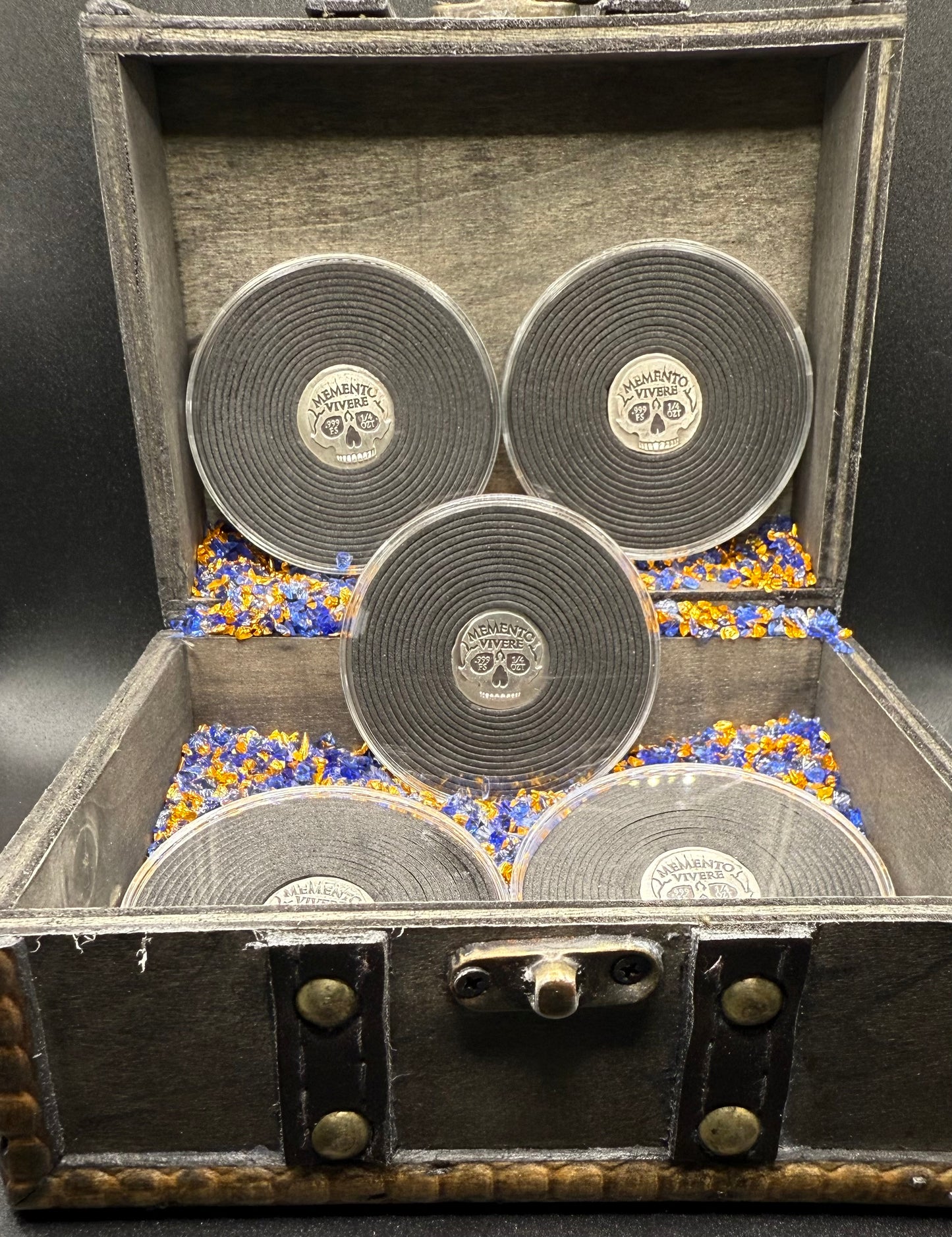 'Memento Vivere' Pirate Treasure by Mutiny Metals 1.25 Troy Ounce .999 Fine Silver Round 5 Piece Set Antique Finish Includes Wood Treasure Chest, Capsule & COA