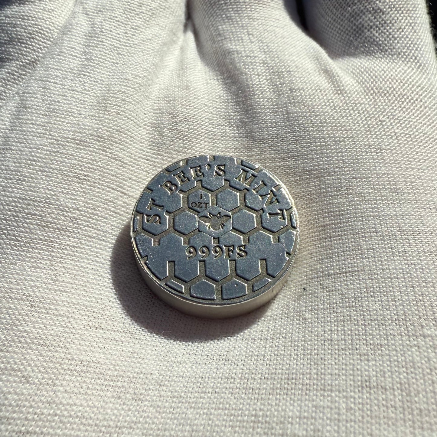 Pokémon ' Squirtle' 1 oz .999 Pure Silver Round Hand Crafted by St Bee's in England, Satin Finish, Includes Poké Ball & COA, Mint Condition Limited Edition