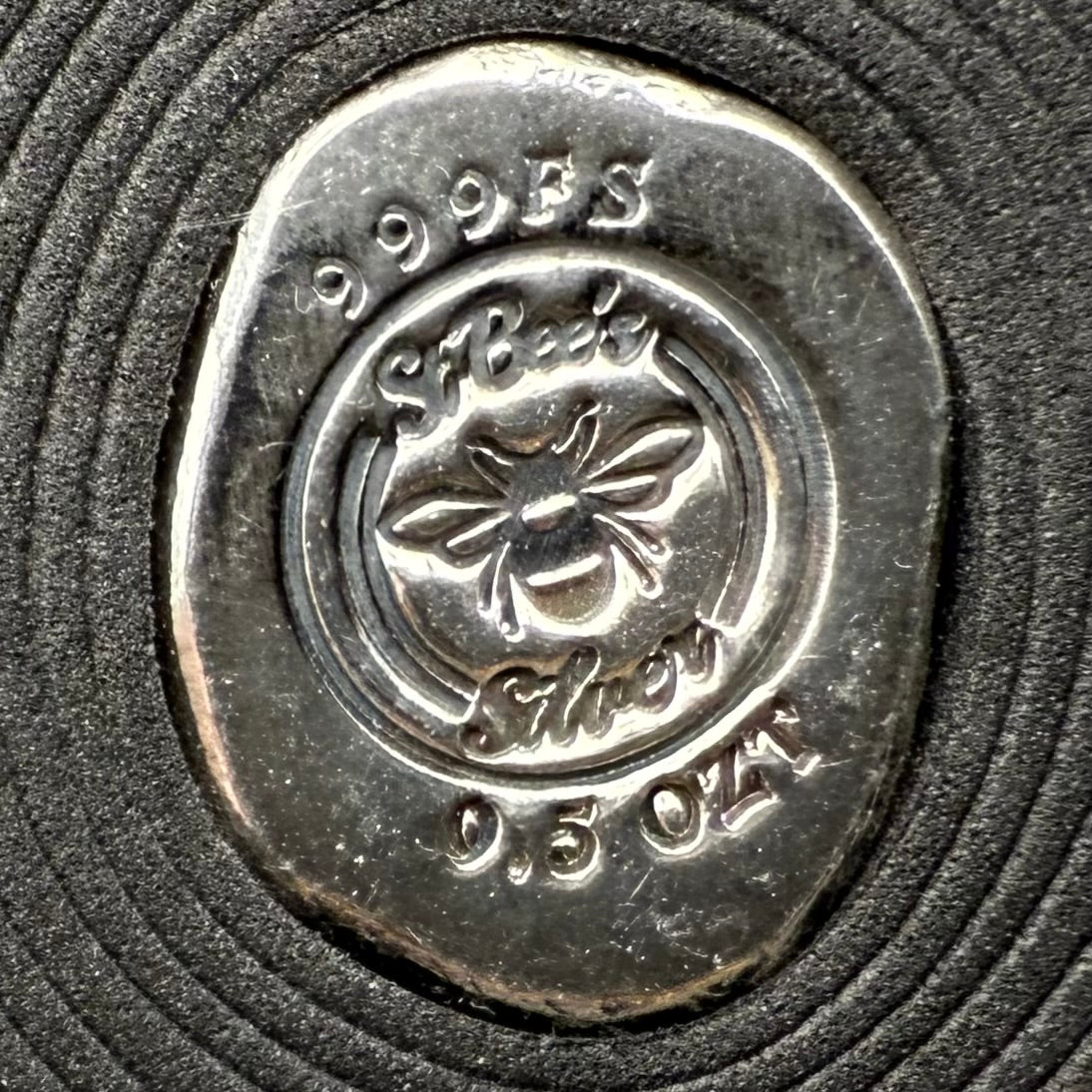 'Honey Bee' .5 oz .999 Pure Silver Nugget Hand Crafted by St Bee's in England, Shiny Finish, Includes Wooden Box & COA, Mint Condition Limited Edition