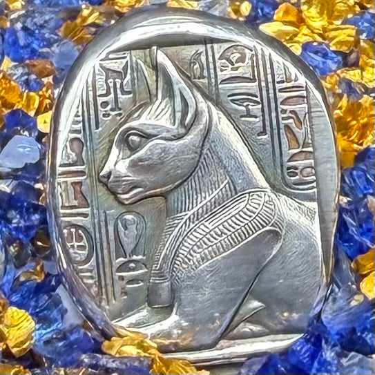 Egyptian Series 'Cat' .5 oz .999 Pure Silver Nugget Hand Crafted by St Bee's in England, Antique Finish, Includes Wooden Box & COA, Mint Condition Limited Edition