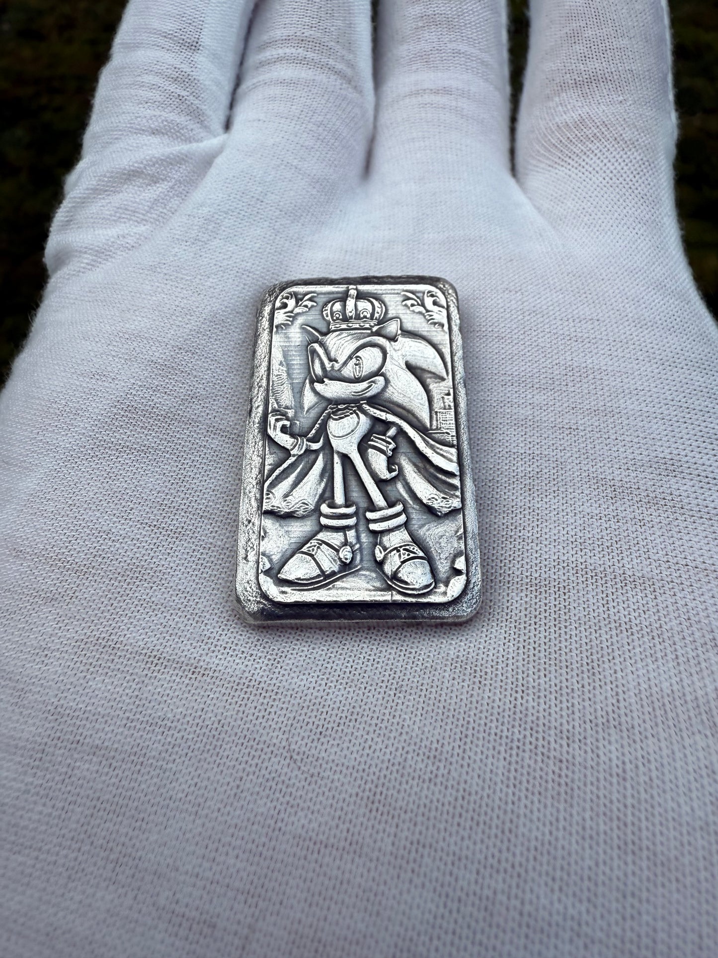 'Sonic King Bar' 1.5 oz .999 Fine Silver Bar, Hand Crafted by St Bee's in England, Shiny Finish, Includes Wood Treasure Chest, COA, Mint Condition, Limited Edition