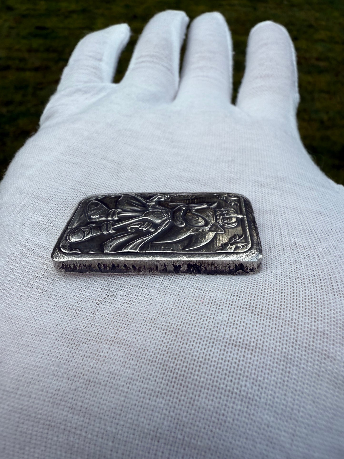 'Sonic King Bar' 1.5 oz .999 Fine Silver Bar, Hand Crafted by St Bee's in England, Shiny Finish, Includes Wood Treasure Chest, COA, Mint Condition, Limited Edition