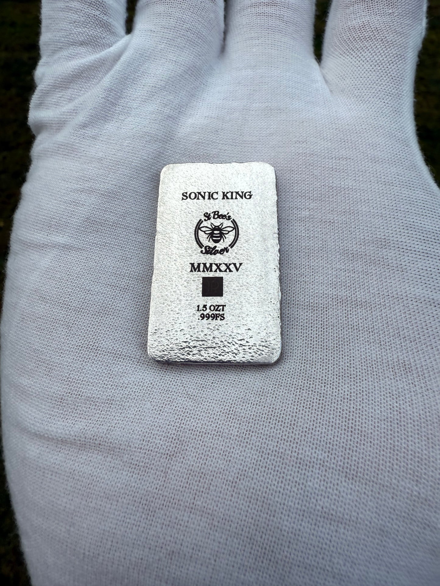 'Sonic King Bar' 1.5 oz .999 Fine Silver Bar, Hand Crafted by St Bee's in England, Shiny Finish, Includes Wood Treasure Chest, COA, Mint Condition, Limited Edition