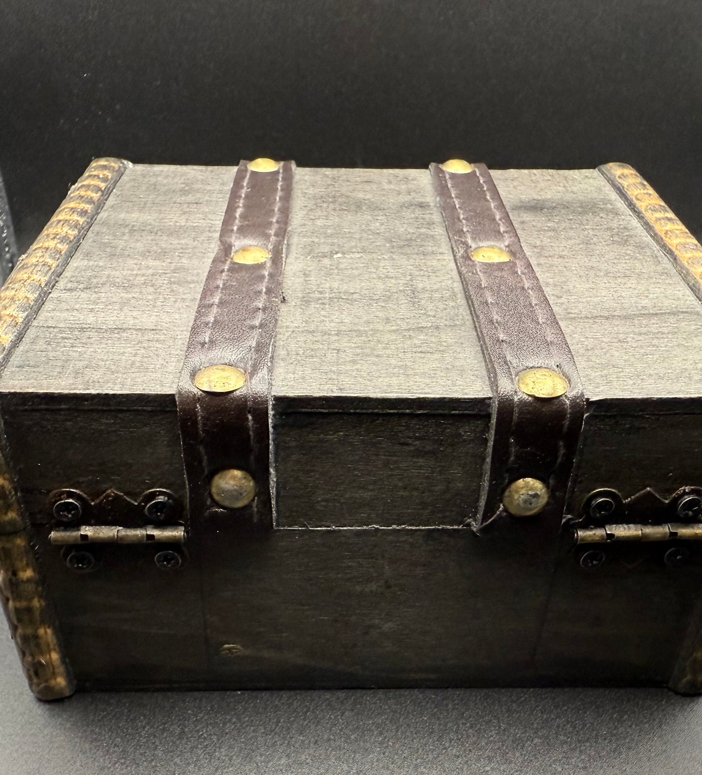 'Plundering Pirate Hector' Hand Crafted 2.3 Troy Ounce .999 Fine Silver Round Antique Finish Includes Treasure Chest, Capsule & COA Mint Condition Limited Edition (1 of 50)