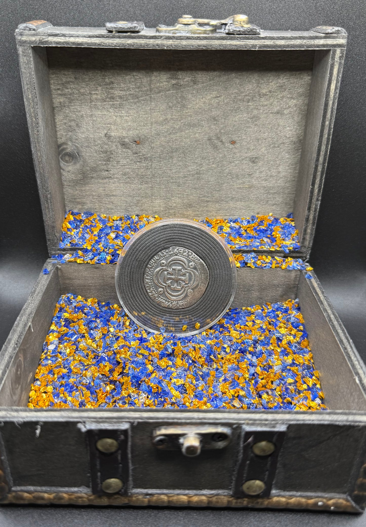 '1692 Piece of Eight' Pirate Treasure Hand Crafted by Peculiar Coins 27 Gram .999 Fine Silver Round Antique Finish Includes Wood Treasure Chest, Capsule & COA Mint Condition