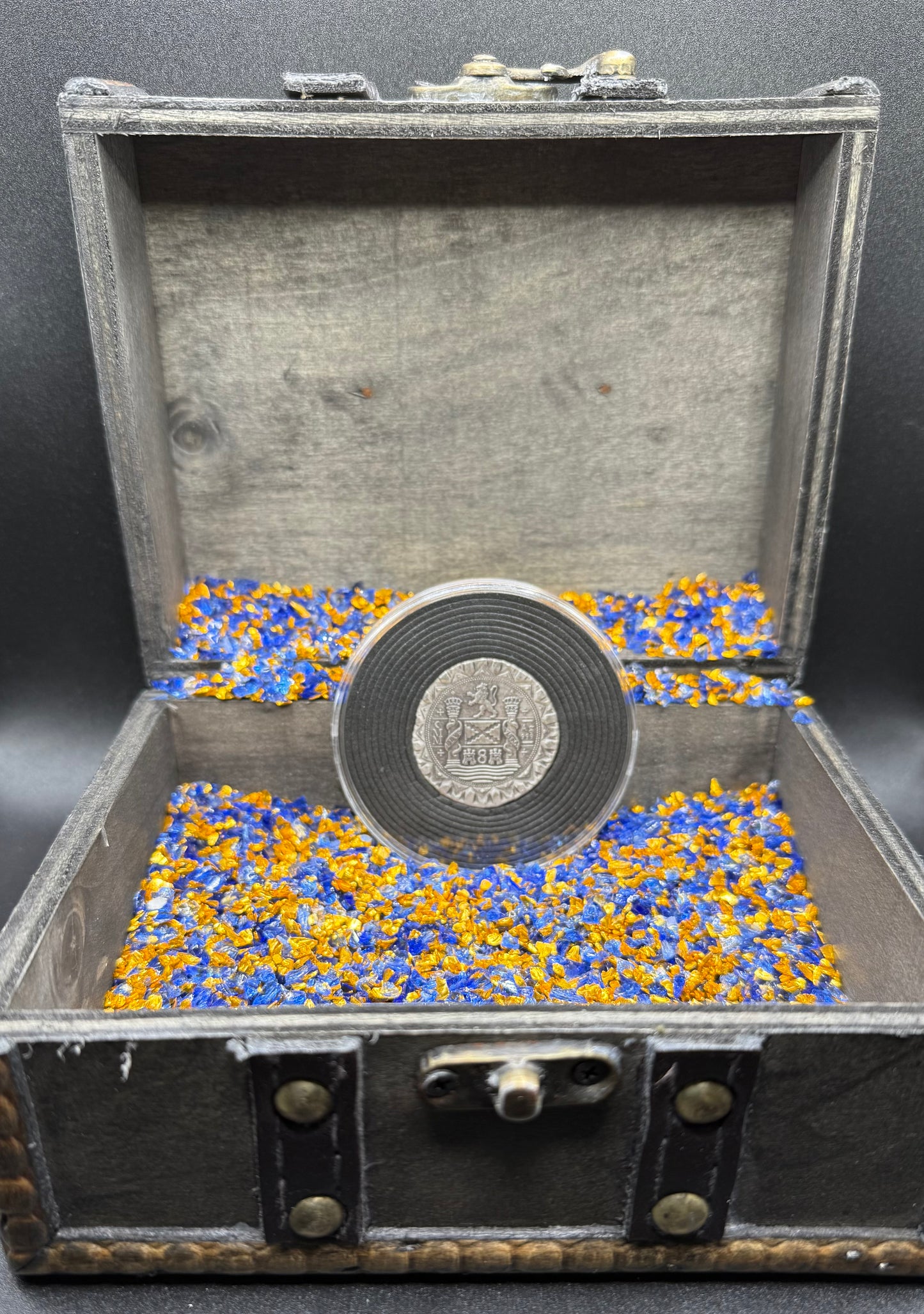 '1622 Atocha Shipwreck 400th Anniversary 8 Reales Silver Cob' Hand Crafted by Daniel Carr 24 Grams .999 Fine Silver Round Antique Finish Includes Wood Treasure Chest, Capsule & COA