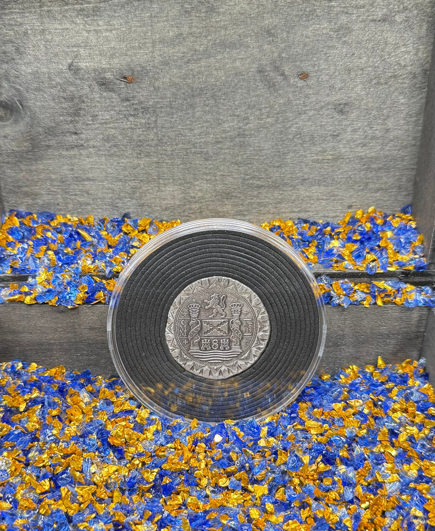 '1622 Atocha Shipwreck 400th Anniversary 8 Reales Silver Cob' Hand Crafted by Daniel Carr 24 Grams .999 Fine Silver Round Antique Finish Includes Wood Treasure Chest, Capsule & COA