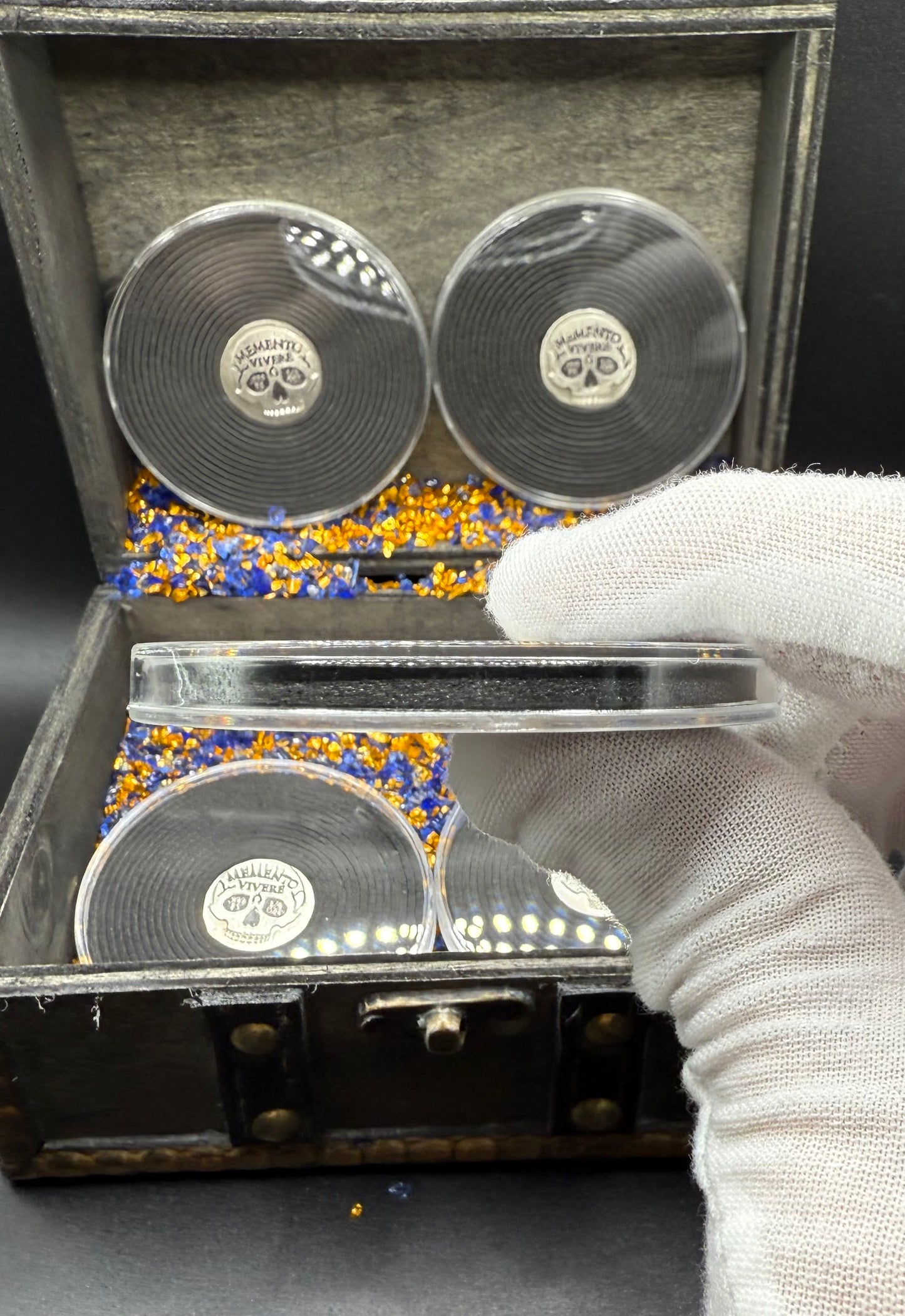 'Memento Vivere' Pirate Treasure by Mutiny Metals 1.25 Troy Ounce .999 Fine Silver Round 5 Piece Set Antique Finish Includes Wood Treasure Chest, Capsule & COA