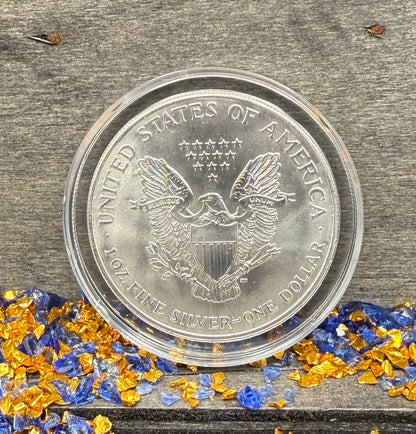 Colorized Hand Painted 2000 $1 American Silver Eagle Coin Brilliant Uncirculated Excellent Condition Satin Finish Includes New Capsule, COA, Coin Box & Wooden Treasure Box