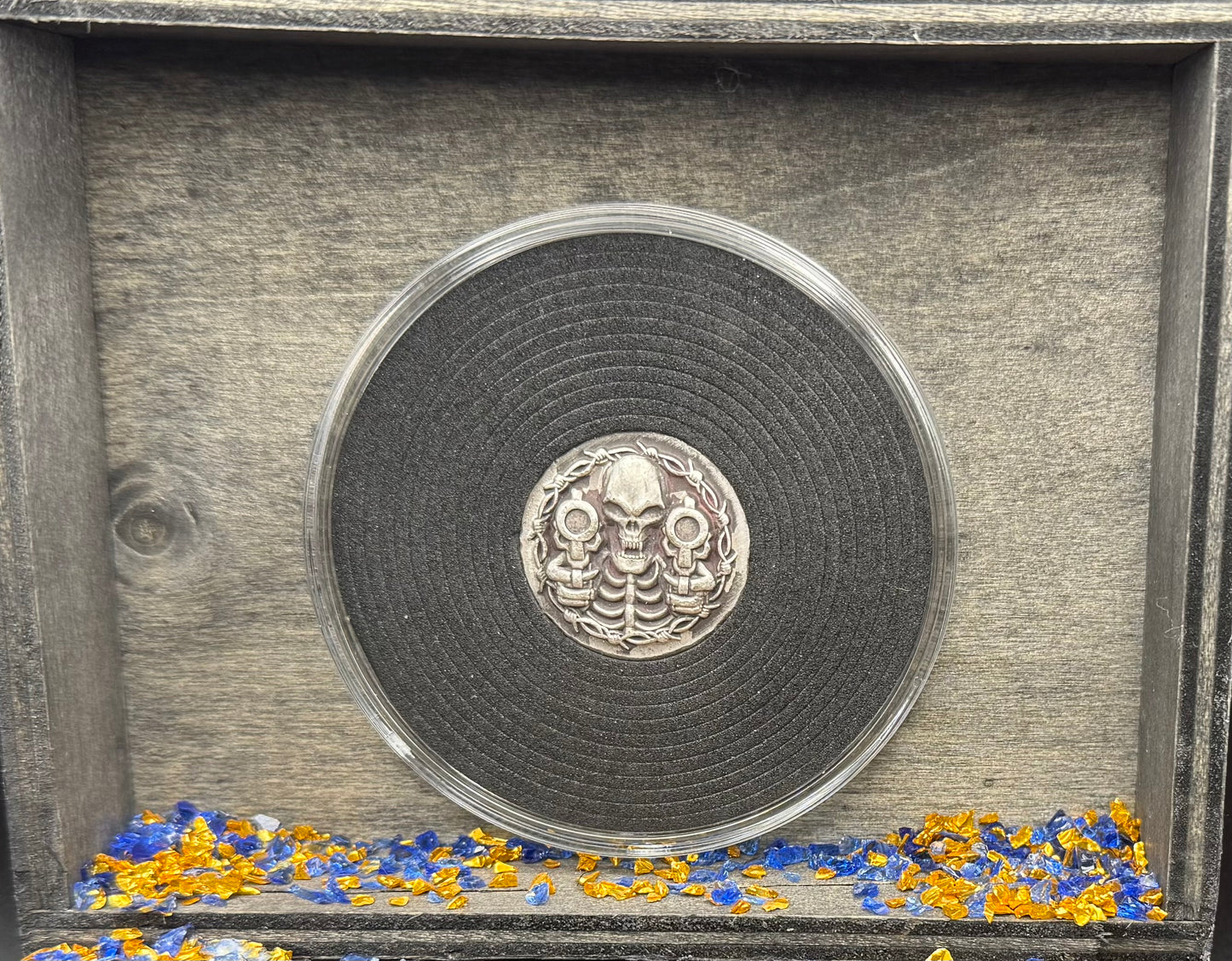 'Brought a Knife to a Gun Fight' Hand Crafted by Mutiny Metals 1 oz .999 Fine Silver Round Antique Finish Includes Wood Treasure Chest, Capsule & COA Limited Edition