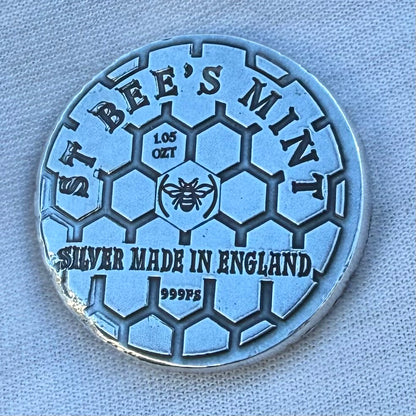 Pokémon ' Gengar' 1.05 oz .999 Pure Silver Round Hand Crafted by St Bee's in England, Satin Finish, Includes Poké Ball & COA, Mint Condition Limited Edition