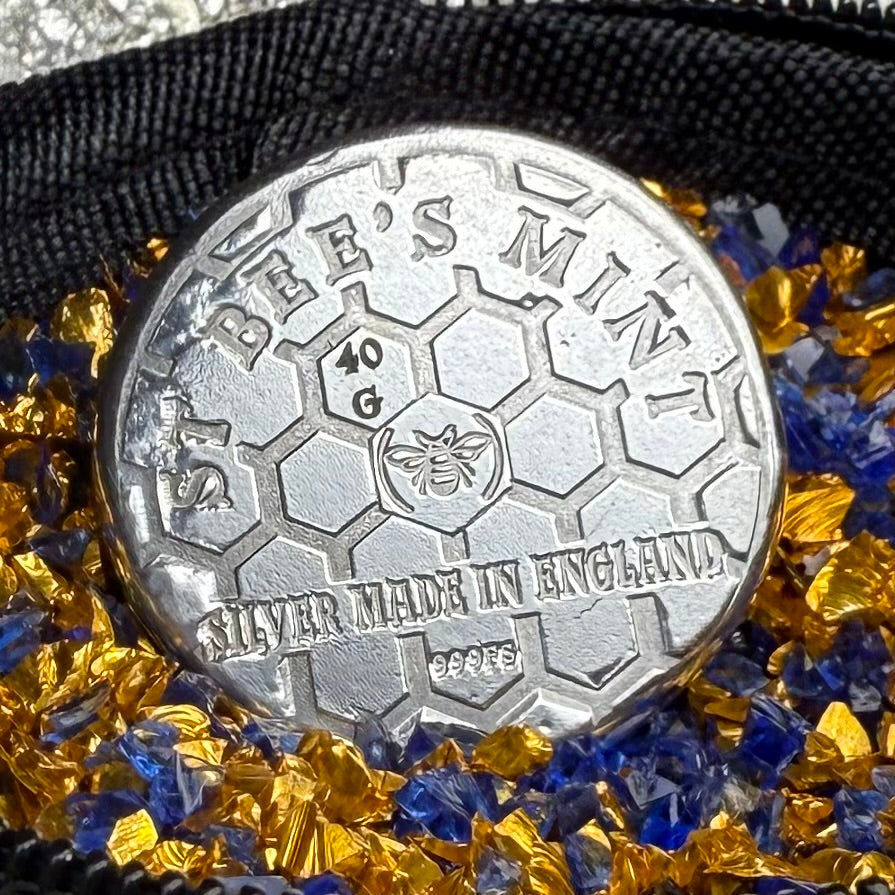 Pokémon 'Venasaur' 1.25 oz .999 Pure Silver Round Hand Crafted by St Bee's in England, Shiny Finish, Includes Poké Ball & COA, Mint Condition Limited Edition