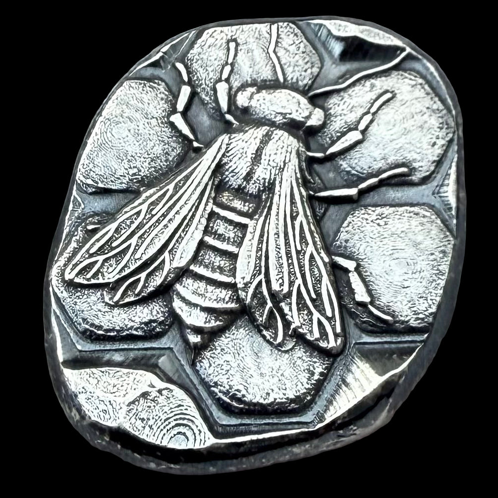 'Honey Bee' .5 oz .999 Pure Silver Nugget Hand Crafted by St Bee's in England, Shiny Finish, Includes Wooden Box & COA, Mint Condition Limited Edition