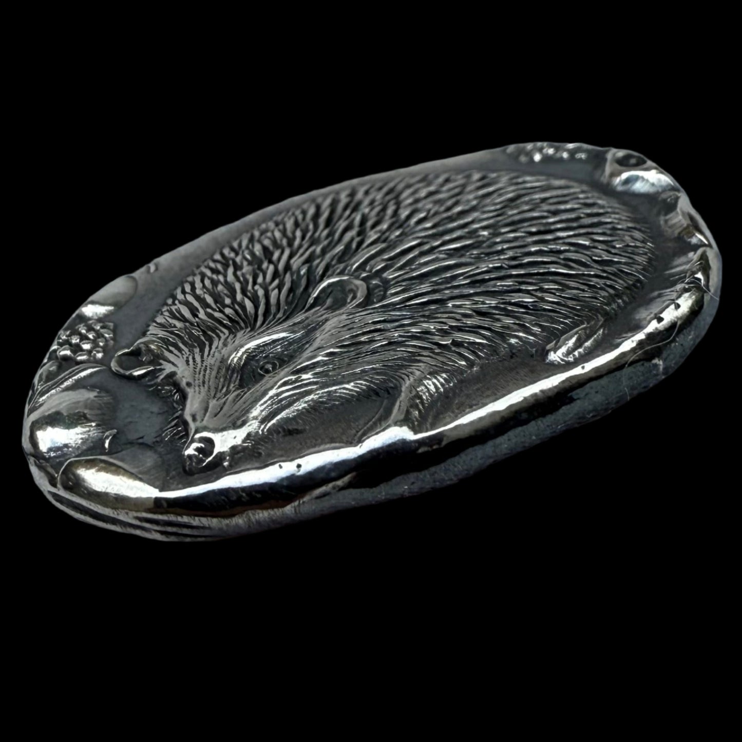 'Hedgehog' .5 oz .999 Pure Silver Nugget Hand Crafted by St Bee's in England, Shiny Finish, Includes Wooden Box & COA, Mint Condition Limited Edition