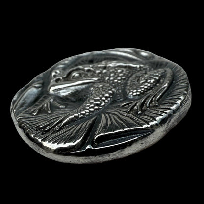 'Cute Frog' .5 oz .999 Pure Silver Nugget Hand Crafted by St Bee's in England, Shiny Finish, Includes Wooden Box & COA, Mint Condition Limited Edition