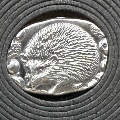 'Hedgehog' .5 oz .999 Pure Silver Nugget Hand Crafted by St Bee's in England, Shiny Finish, Includes Wooden Box & COA, Mint Condition Limited Edition
