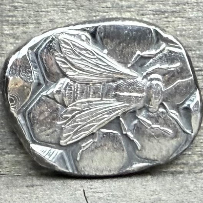 'Honey Bee' .5 oz .999 Pure Silver Nugget Hand Crafted by St Bee's in England, Shiny Finish, Includes Wooden Box & COA, Mint Condition Limited Edition