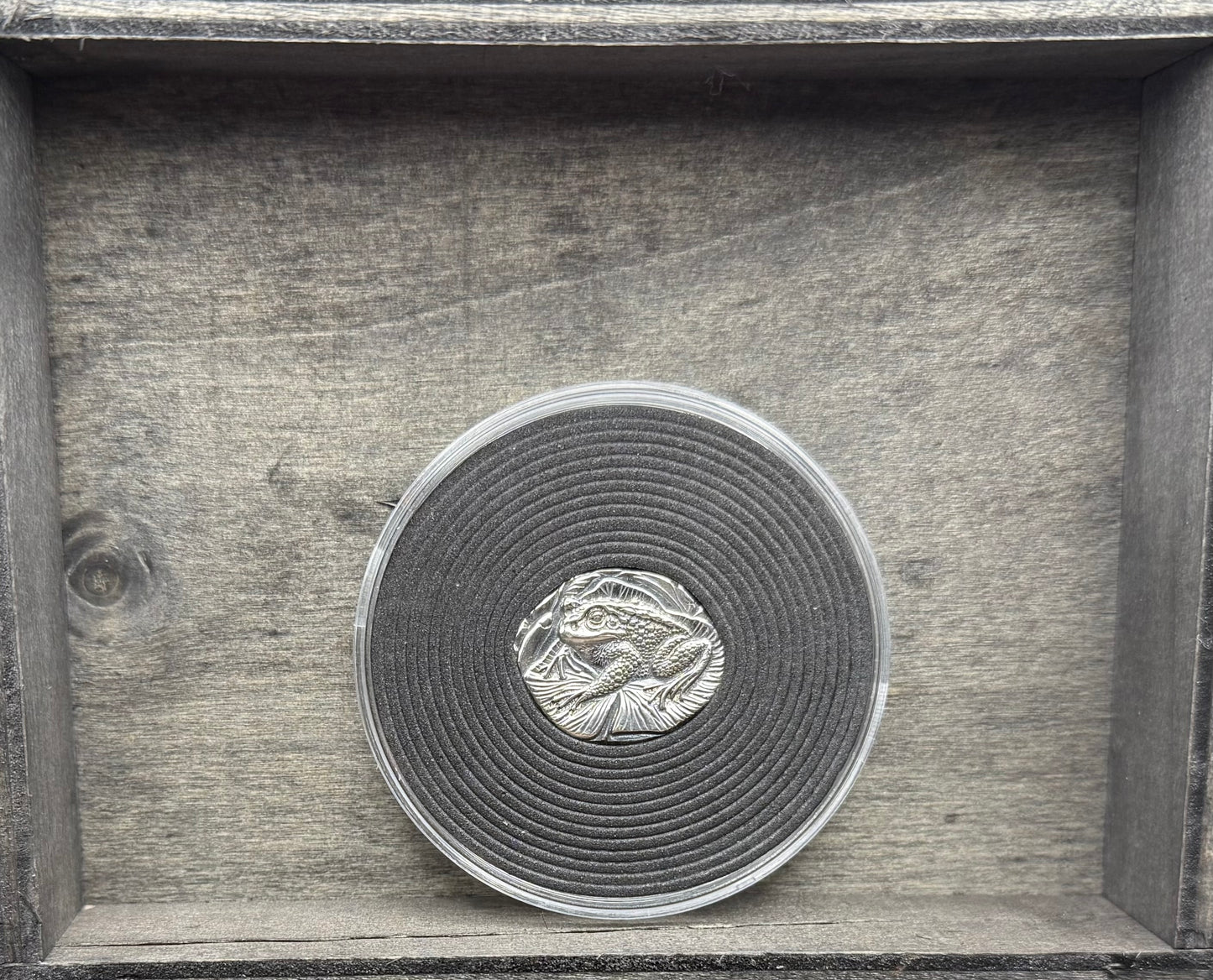 'Cute Frog' .5 oz .999 Pure Silver Nugget Hand Crafted by St Bee's in England, Shiny Finish, Includes Wooden Box & COA, Mint Condition Limited Edition